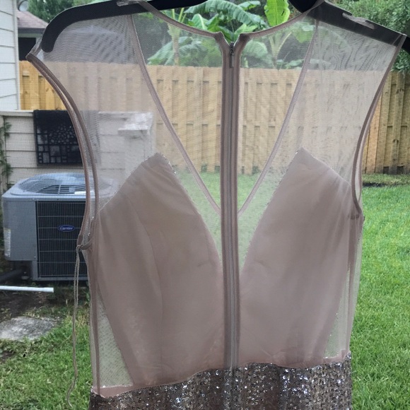 Beautiful sequence dress. - Picture 3 of 6